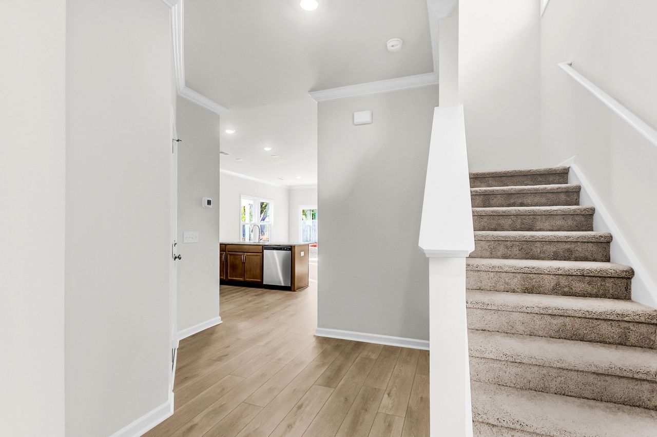 215 Central Creek Drive Photo 14