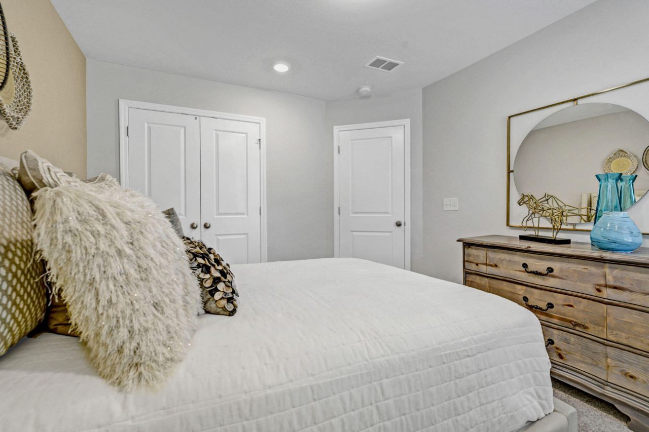 215 Central Creek Drive Photo 18