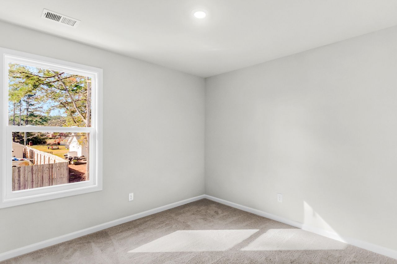 215 Central Creek Drive Photo 22