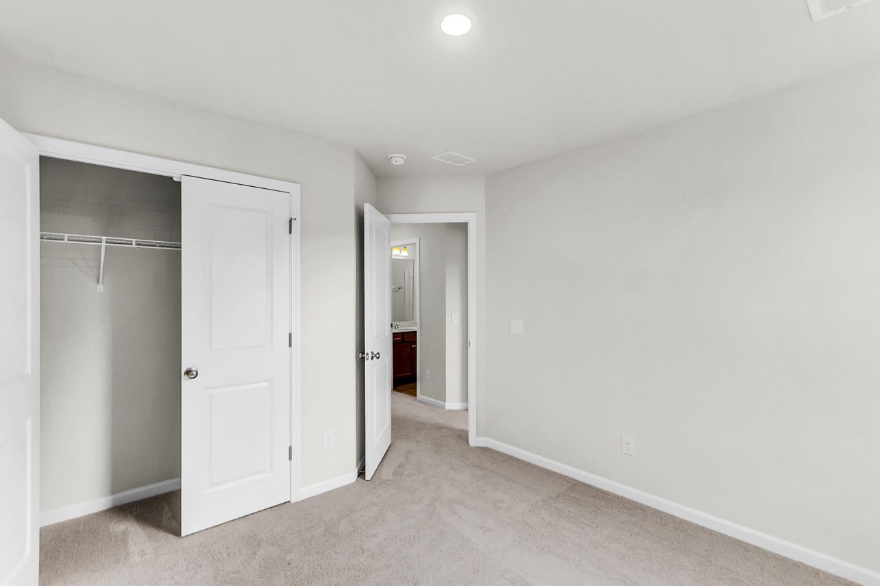 215 Central Creek Drive Photo 23