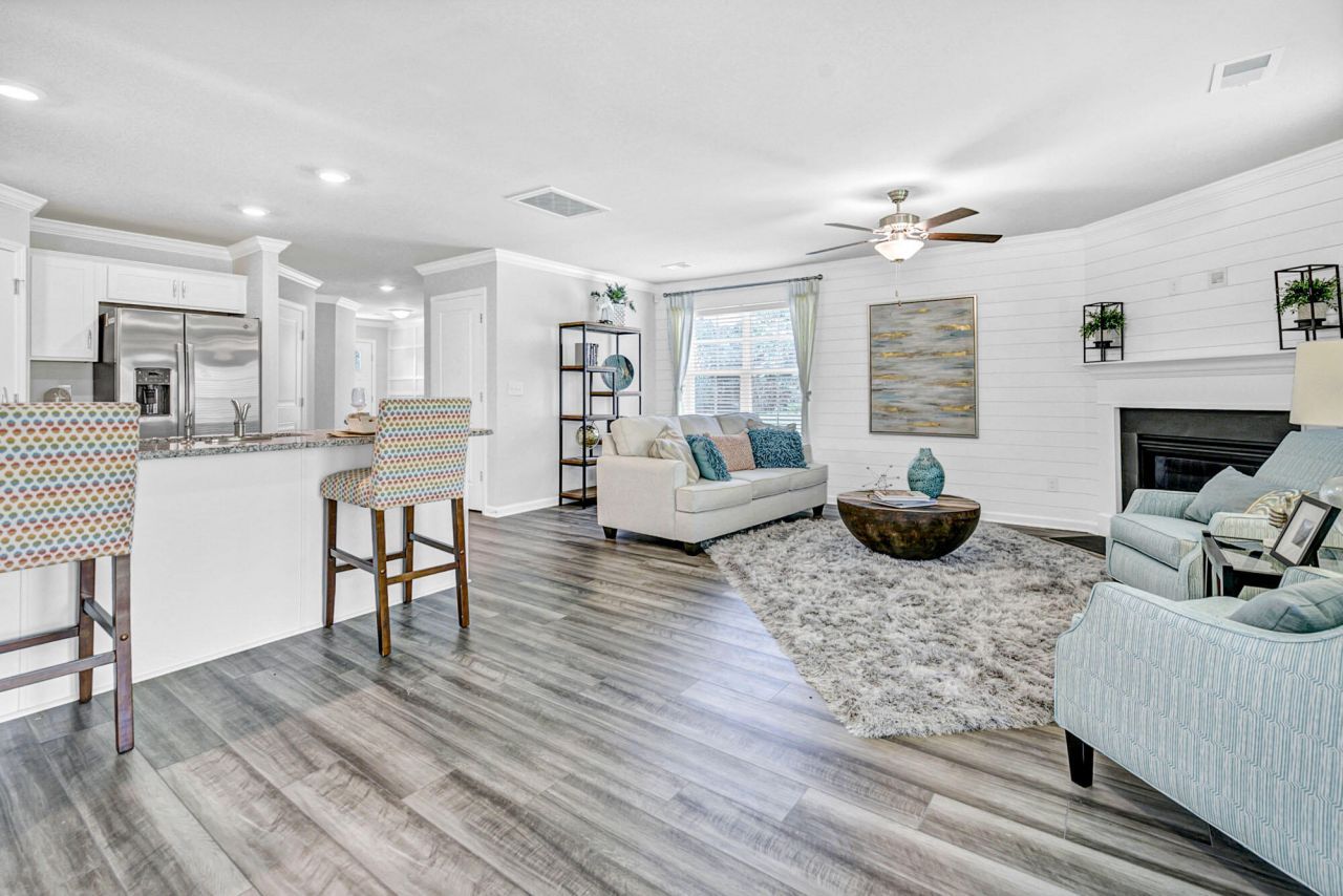 215 Central Creek Drive Photo 32