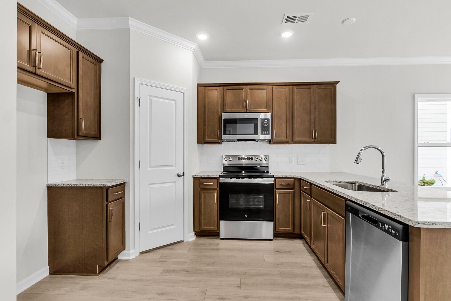 215 Central Creek Drive Photo 4