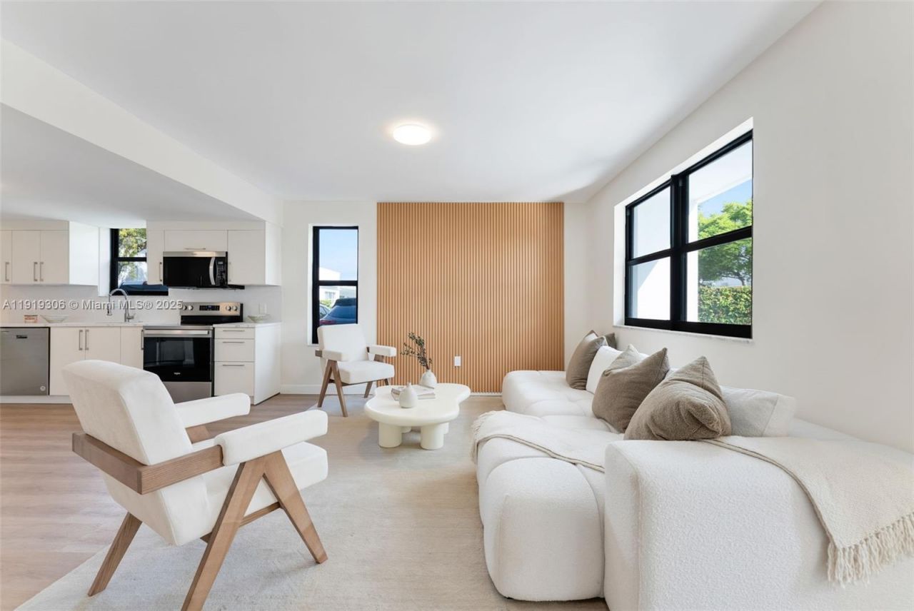 7996 Crespi Blvd, Unit 4, Miami Beach, FL 33141 Photo