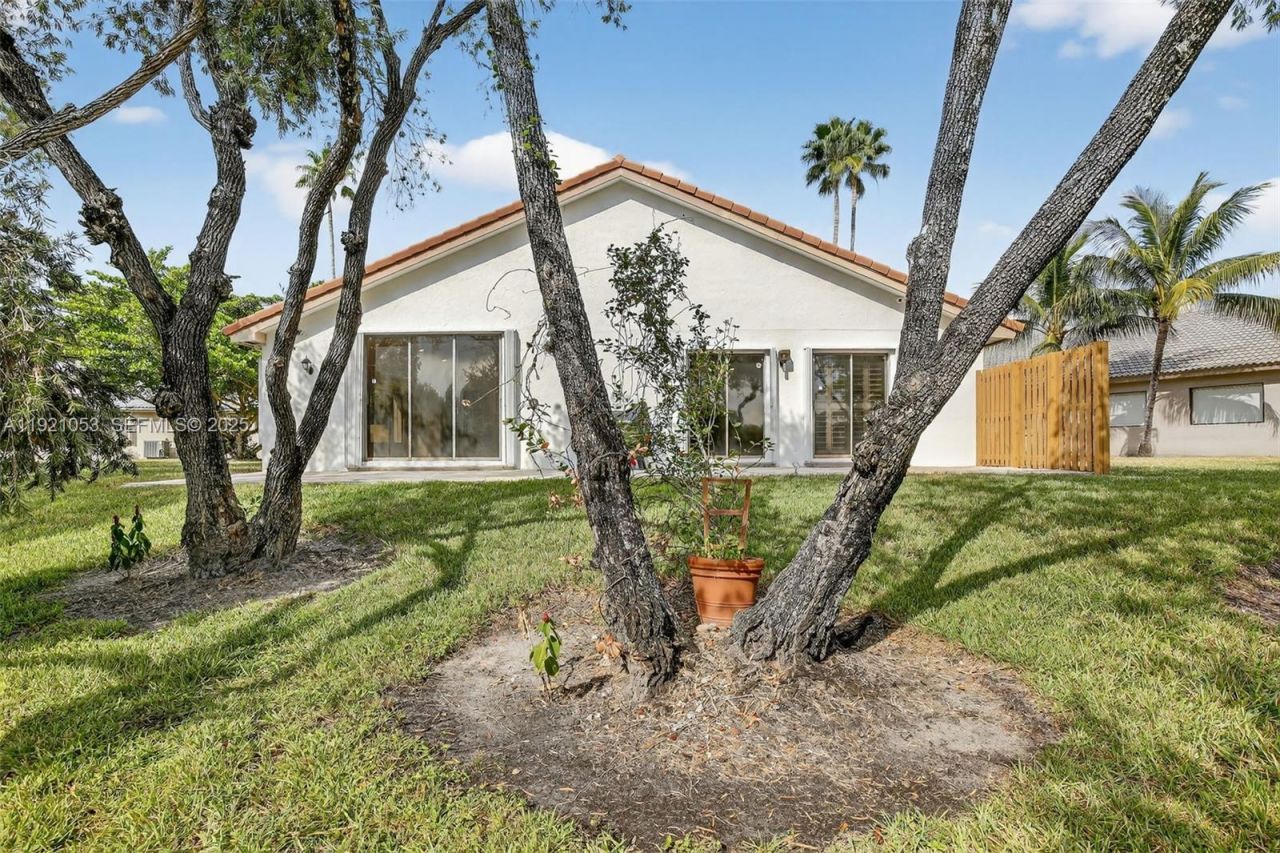 2360 Dover, Weston, FL 33326 Photo