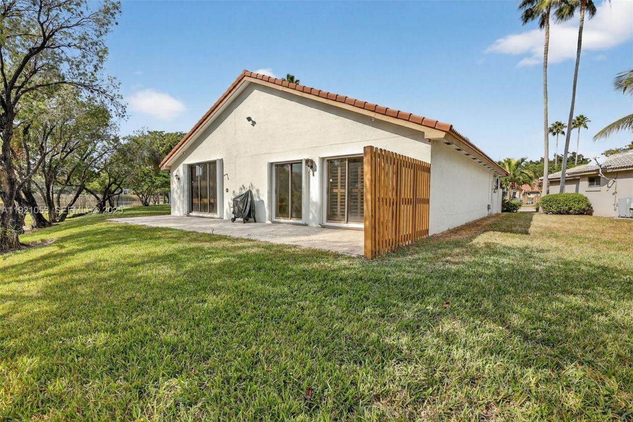 2360 Dover, Weston, FL 33326 Photo