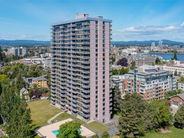 647 Michigan St, Unit 1008, Victoria, BC V8V 1S9