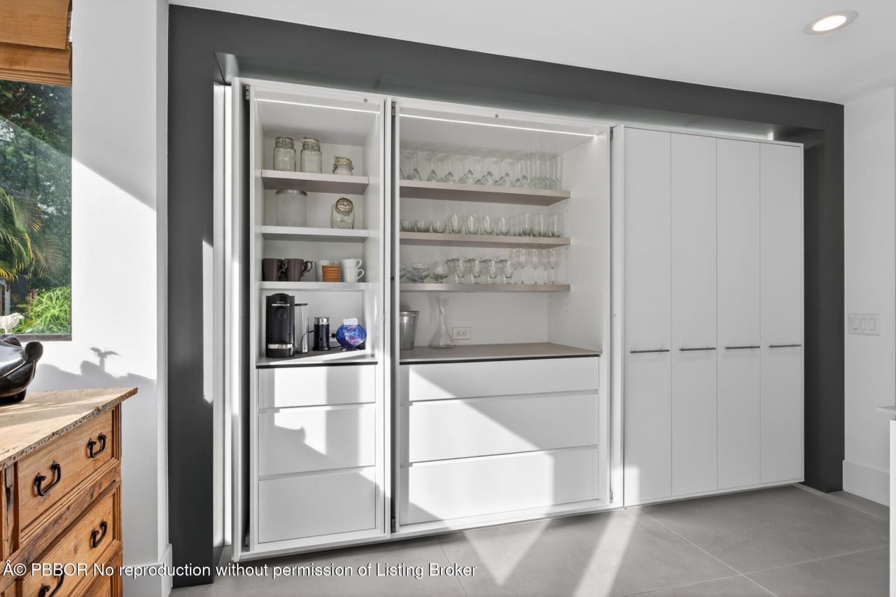 423 Chilean Avenue, Unit 423, Palm Beach, FL 33480 Photo