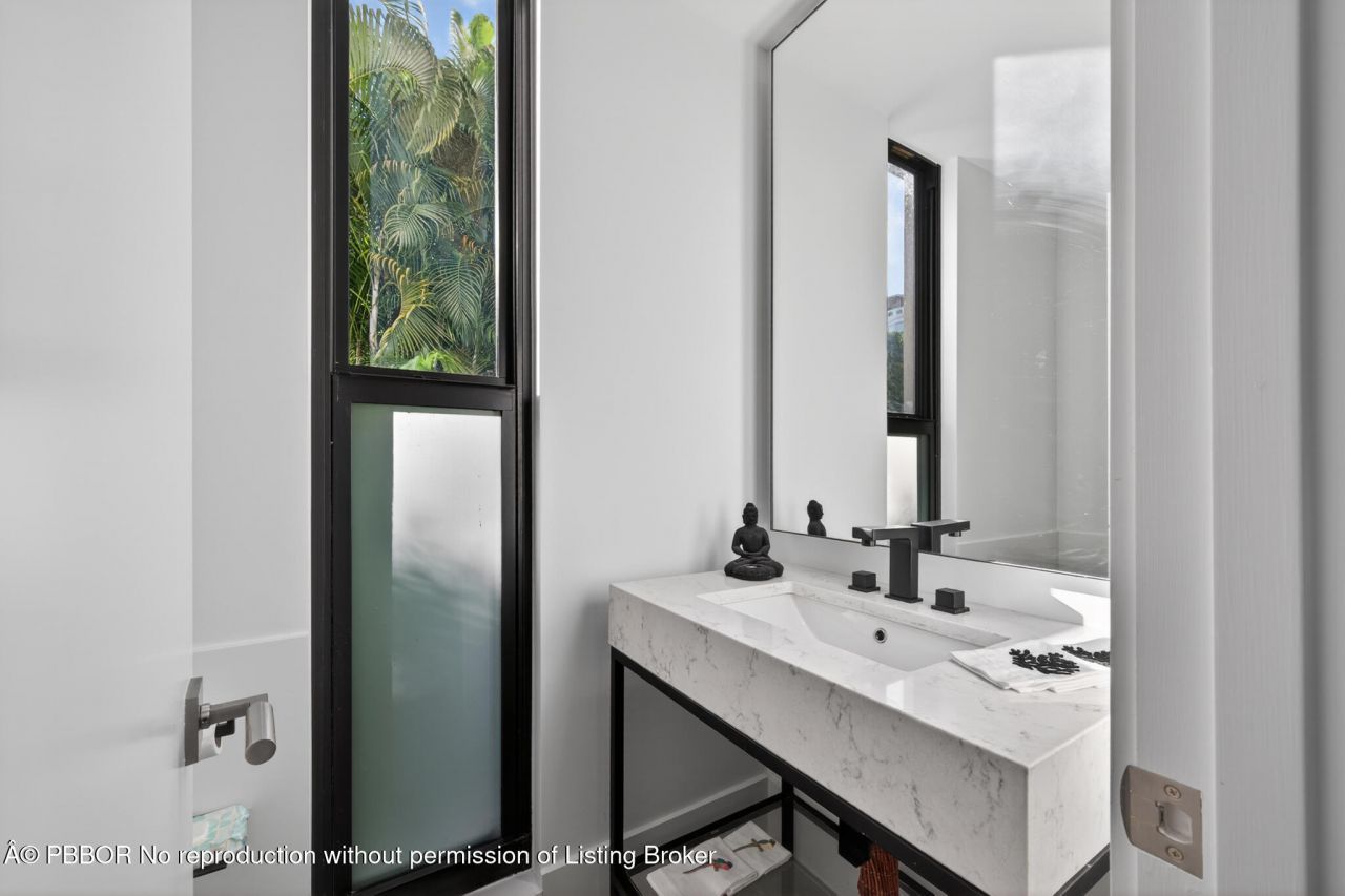 423 Chilean Avenue, Unit 423, Palm Beach, FL 33480 Photo