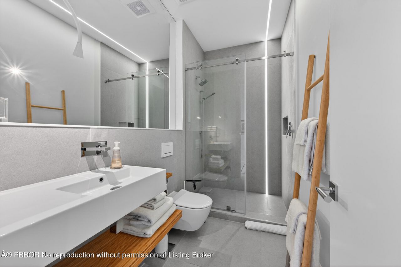 423 Chilean Avenue, Unit 423, Palm Beach, FL 33480 Photo