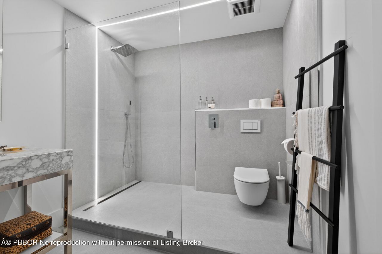 423 Chilean Avenue, Unit 423, Palm Beach, FL 33480 Photo