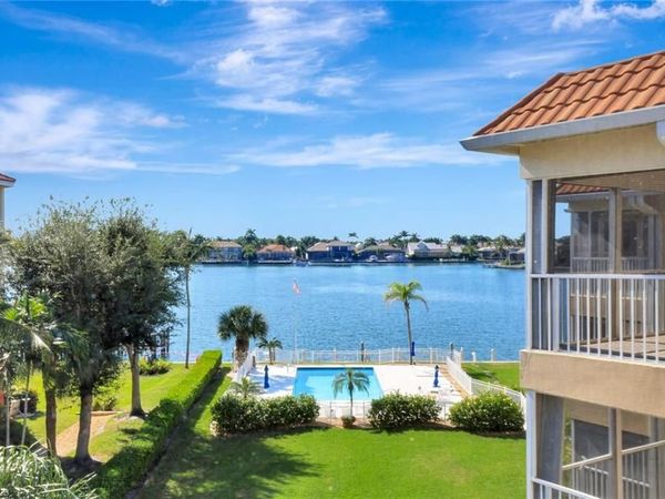 816 W Elkcam CIR, Unit 301, MARCO ISLAND, FL 34145