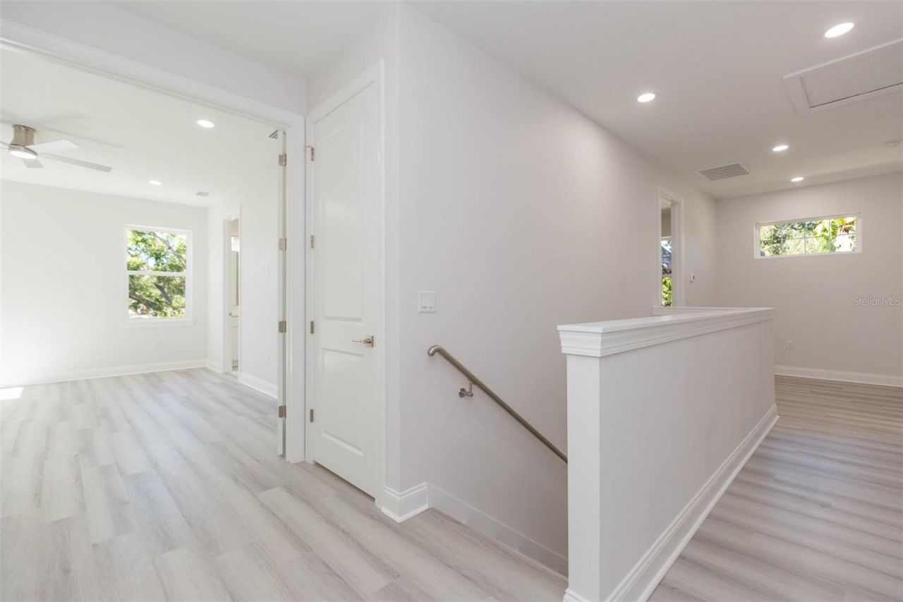 4718 W Knights Avenue, Tampa, FL 33611 Photo