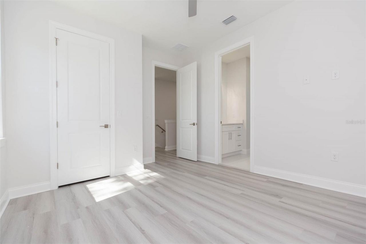 4718 W Knights Avenue, Tampa, FL 33611 Photo