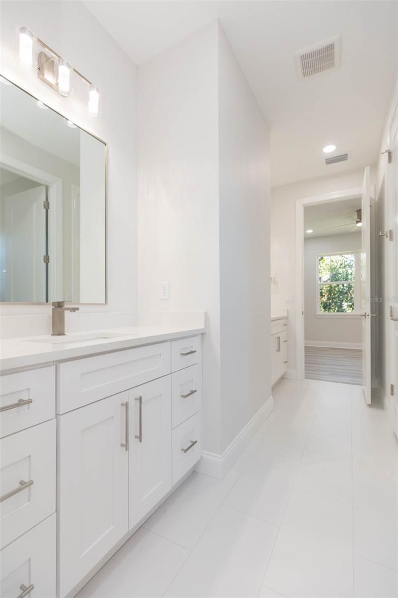 4718 W Knights Avenue, Tampa, FL 33611 Photo