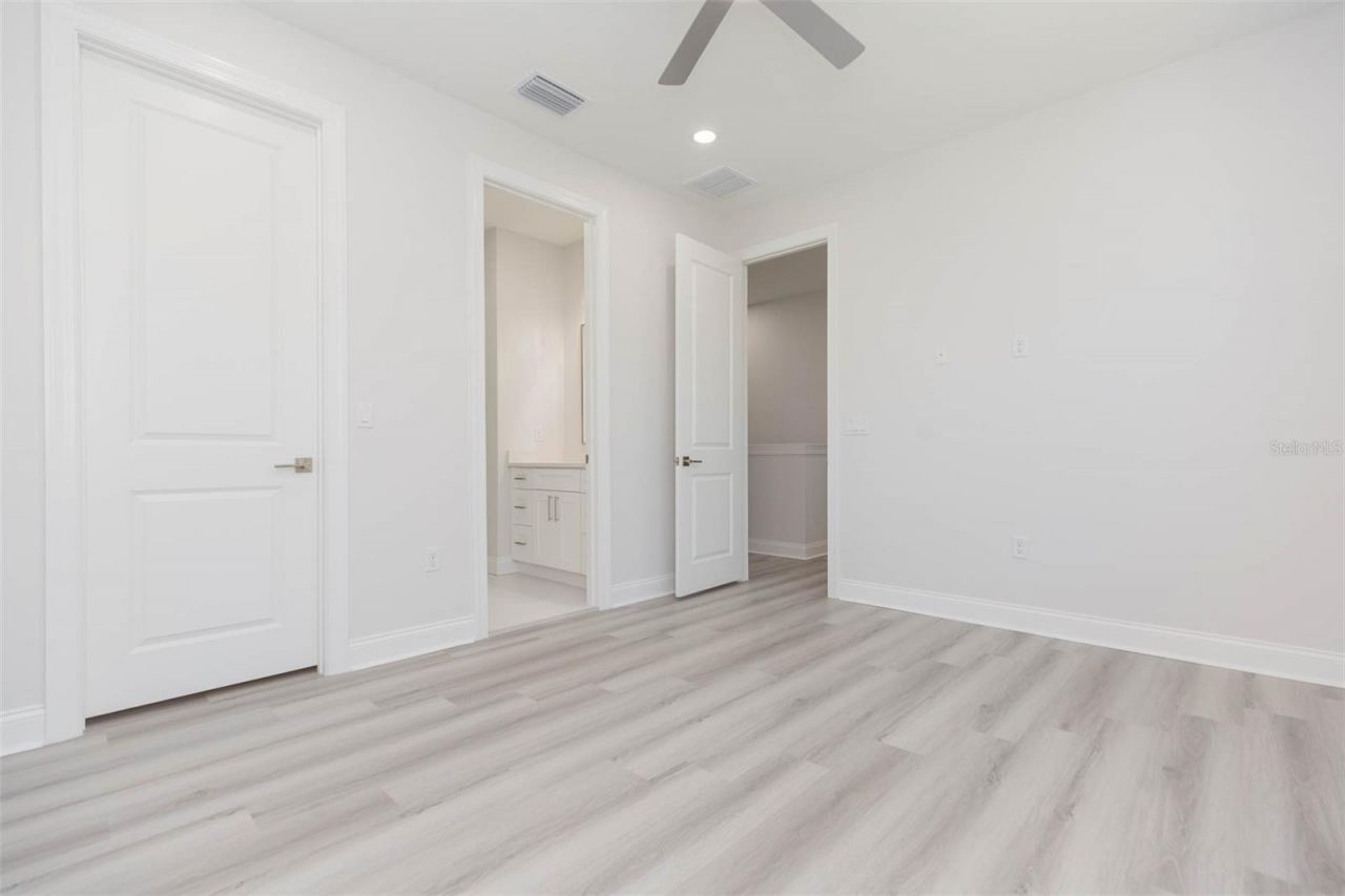 4718 W Knights Avenue, Tampa, FL 33611 Photo