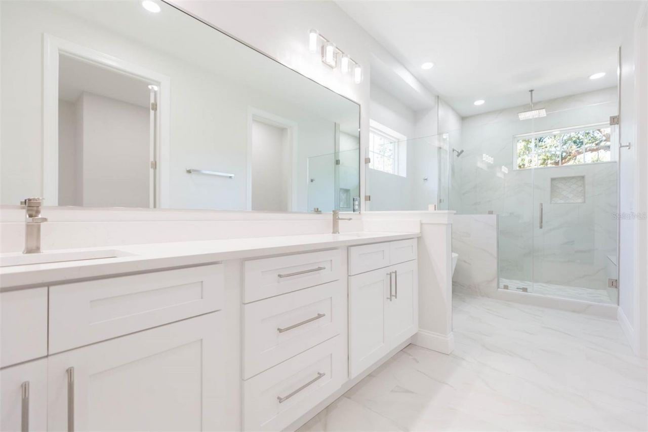 4718 W Knights Avenue, Tampa, FL 33611 Photo