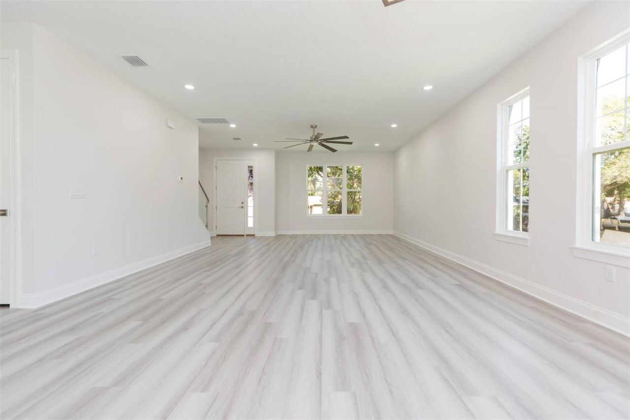 4718 W Knights Avenue, Tampa, FL 33611 Photo