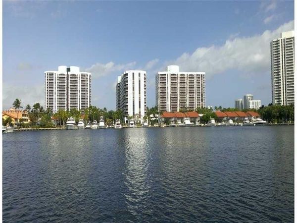 3600 Yacht Club Dr, Unit 1204, Aventura, FL 33180