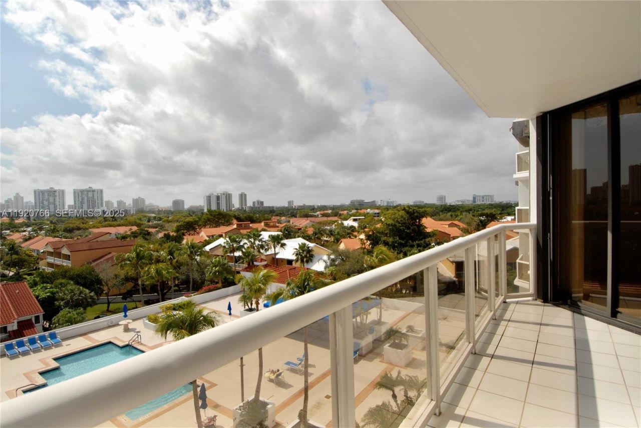 3600 Yacht Club Dr, Unit 1204, Aventura, FL 33180 Photo