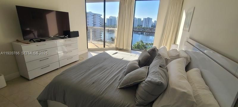 3600 Yacht Club Dr, Unit 1204, Aventura, FL 33180 Photo