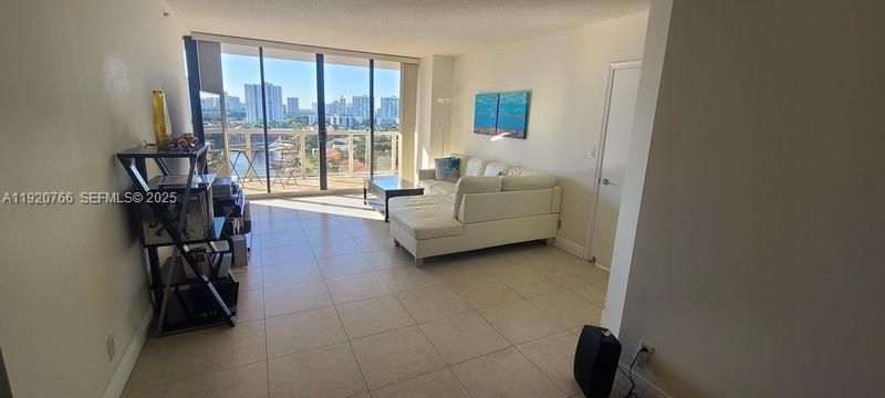 3600 Yacht Club Dr, Unit 1204, Aventura, FL 33180 Photo