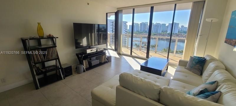 3600 Yacht Club Dr, Unit 1204, Aventura, FL 33180 Photo