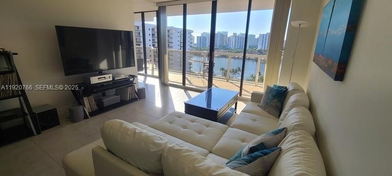 3600 Yacht Club Dr, Unit 1204, Aventura, FL 33180 Photo