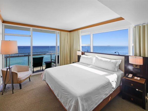 6801 Collins Ave, Unit 822(Door#), Miami Beach, FL 33141