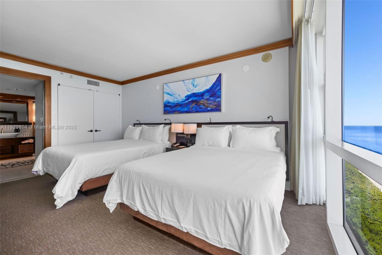 6801 Collins Ave, Unit 822(Door#), Miami Beach, FL 33141 Photo