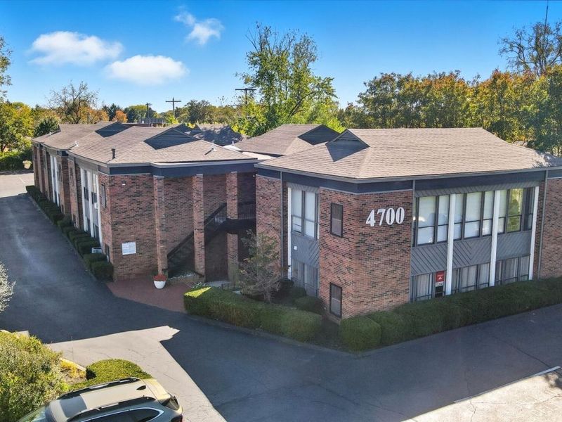 4700 Reed Road, Columbus, OH 43220 Photo 1