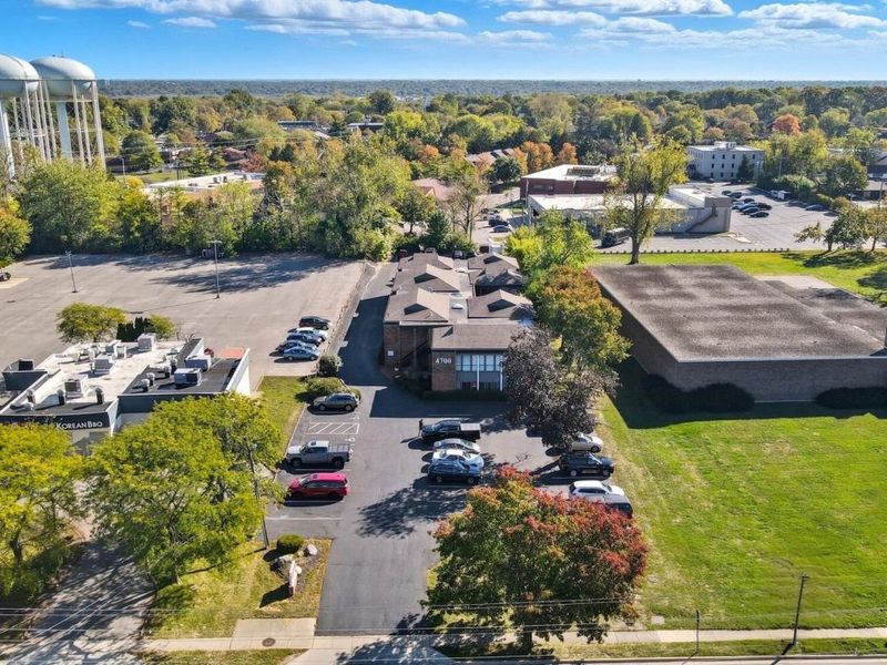 4700 Reed Road, Columbus, OH 43220 Photo 3
