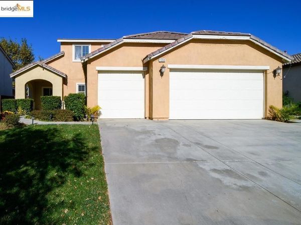 1350 Mistletoe Dr, Beaumont, CA 92223