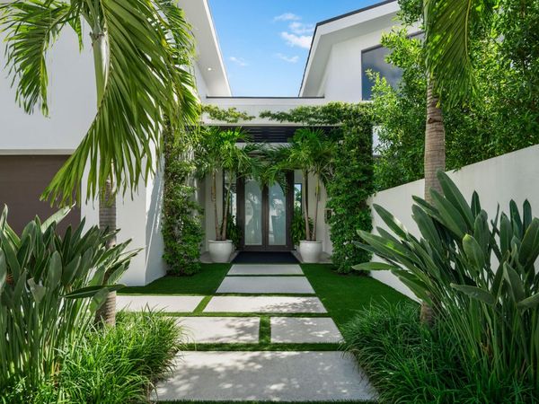 4444 Washington Road, West Palm Beach, FL 33405