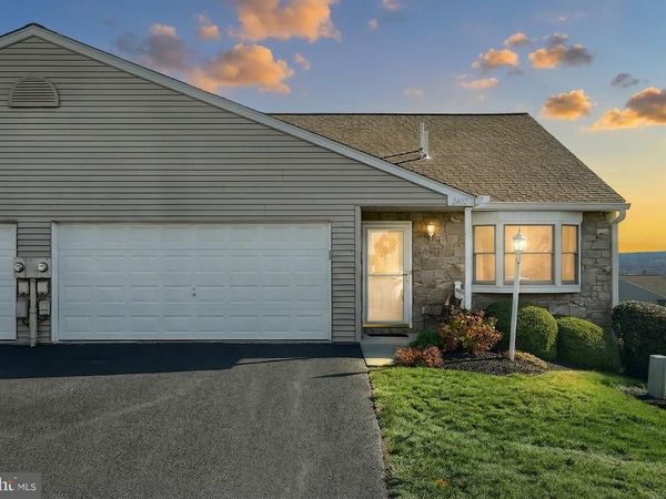 2407 PIN OAK DRIVE, Unit 33, YORK, PA 17406
