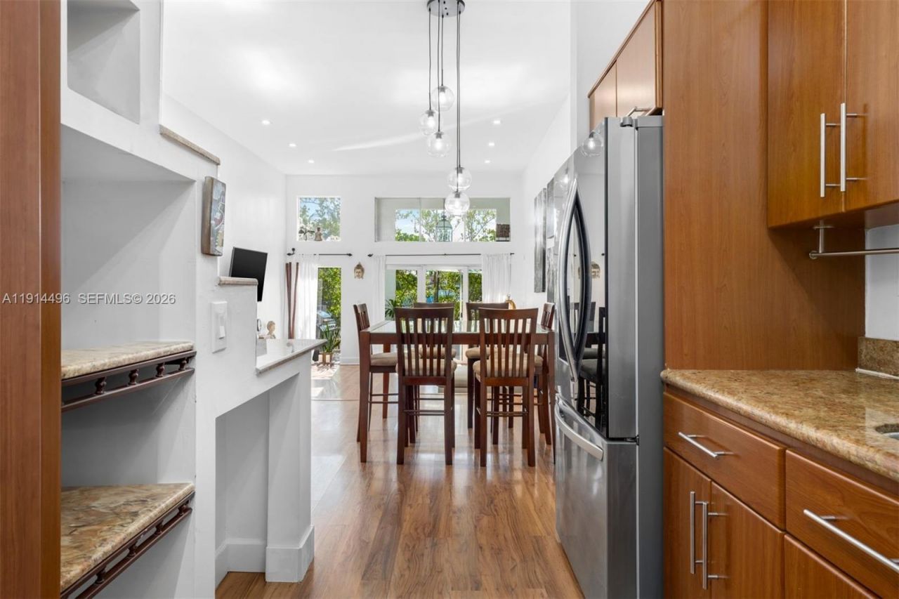 2404 NE 135th St, Unit 2404, North Miami, FL 33181 Photo