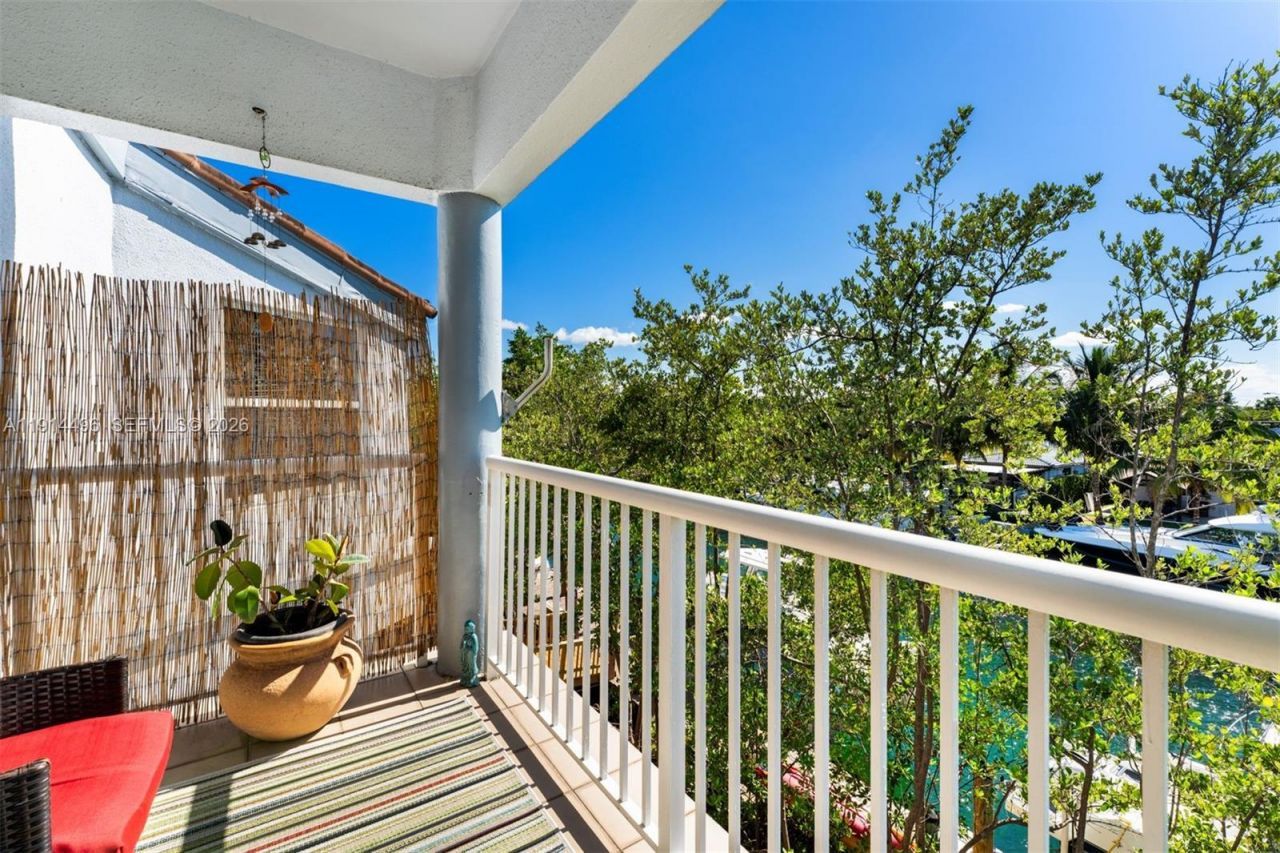 2404 NE 135th St, Unit 2404, North Miami, FL 33181 Photo