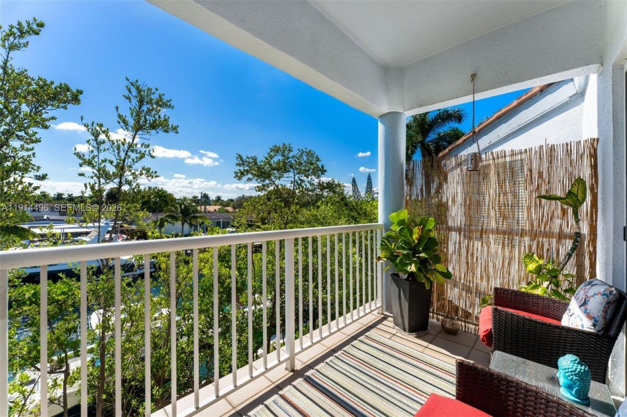 2404 NE 135th St, Unit 2404, North Miami, FL 33181 Photo