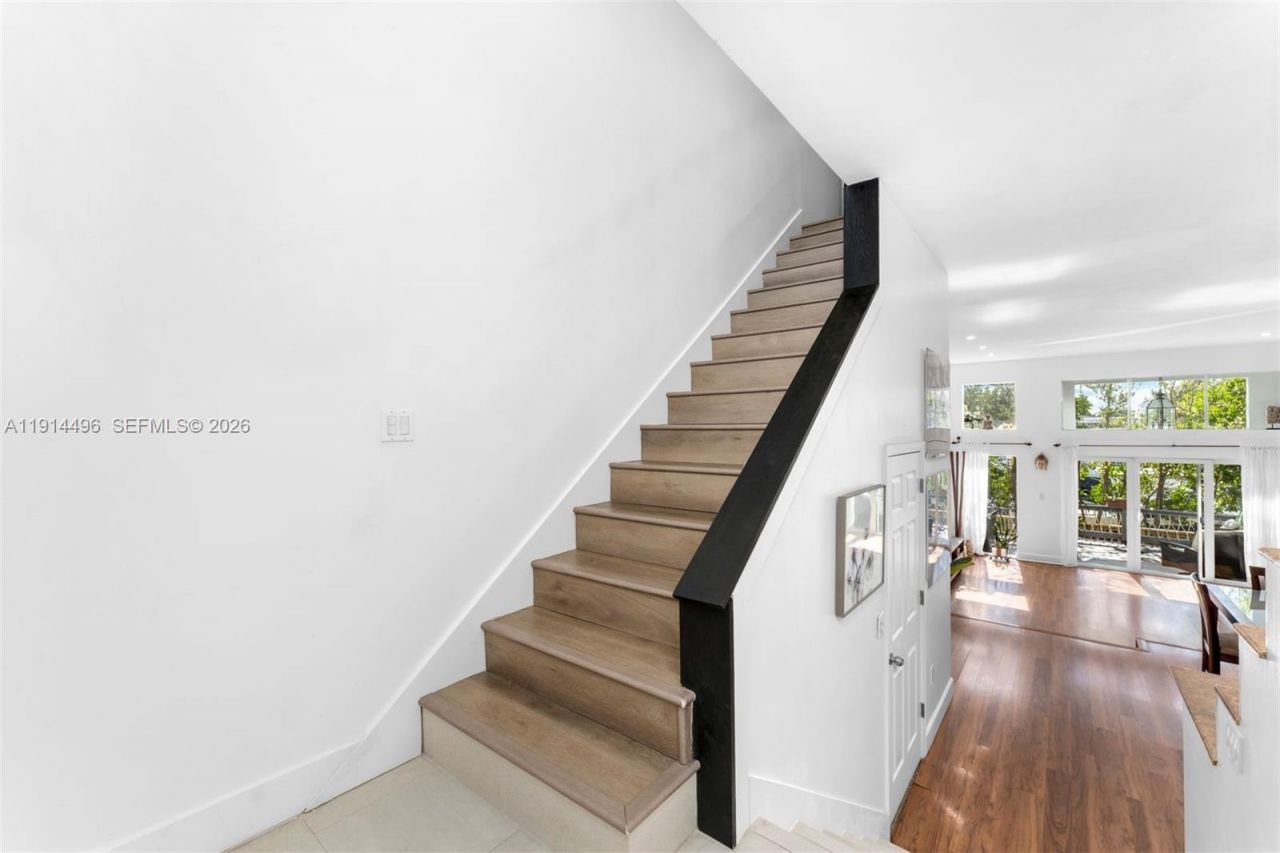 2404 NE 135th St, Unit 2404, North Miami, FL 33181 Photo