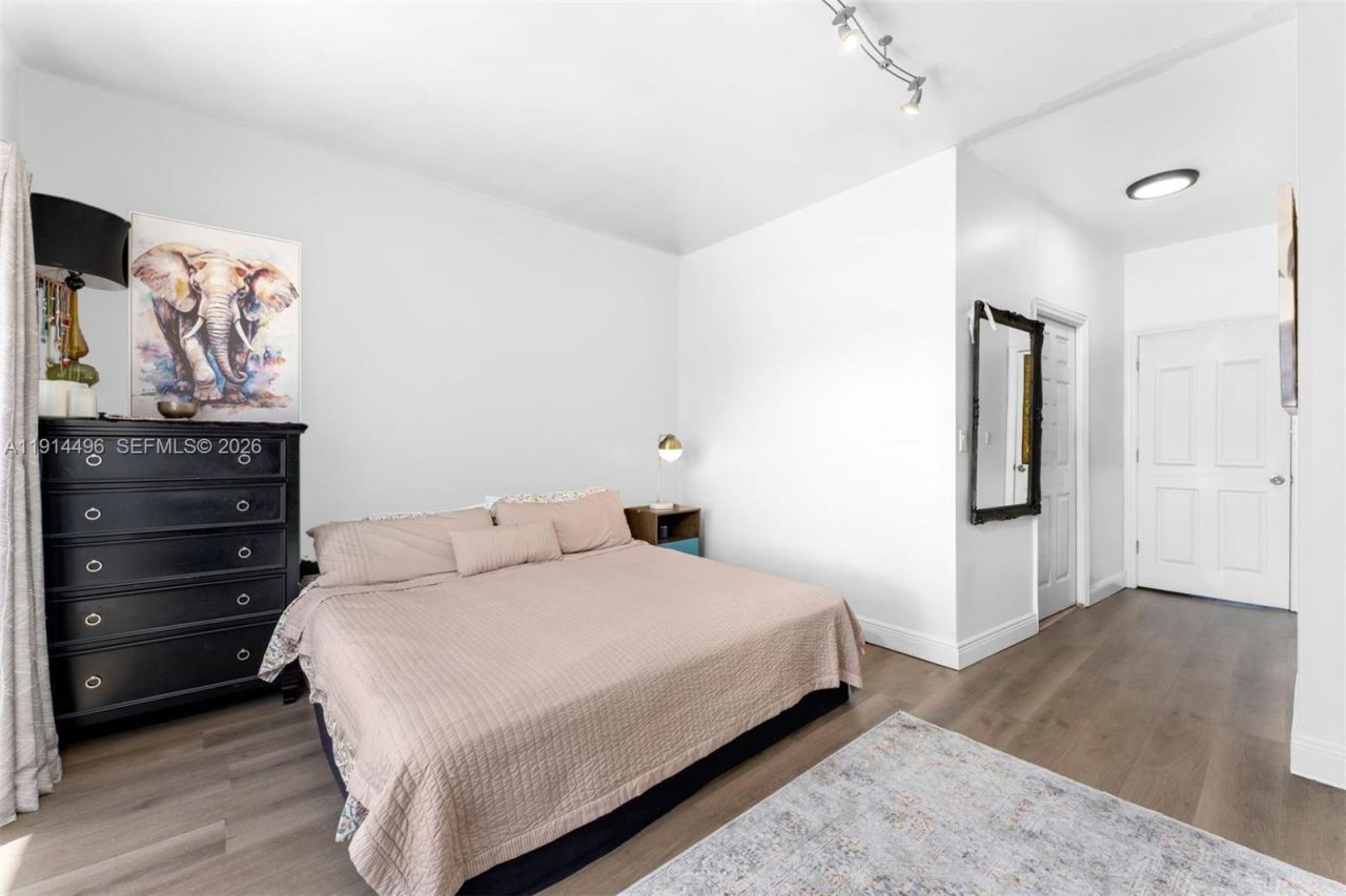 2404 NE 135th St, Unit 2404, North Miami, FL 33181 Photo