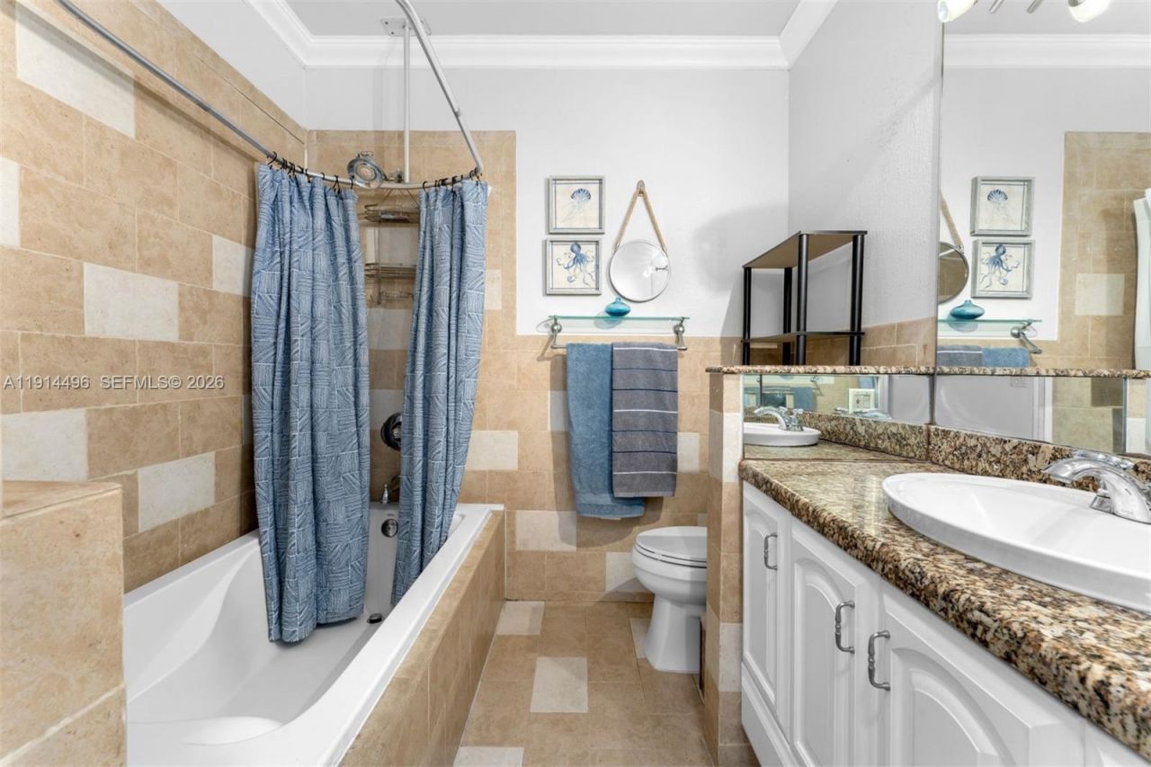 2404 NE 135th St, Unit 2404, North Miami, FL 33181 Photo