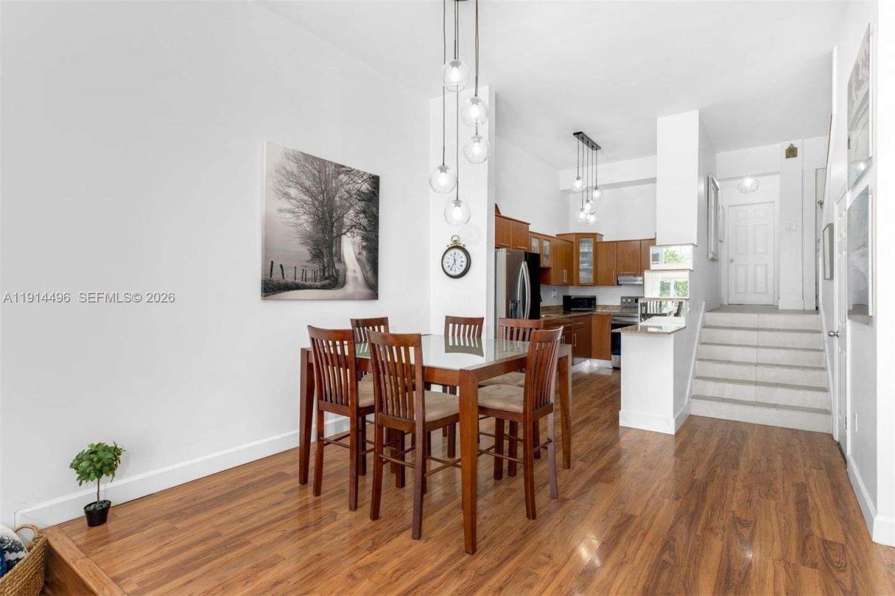2404 NE 135th St, Unit 2404, North Miami, FL 33181 Photo