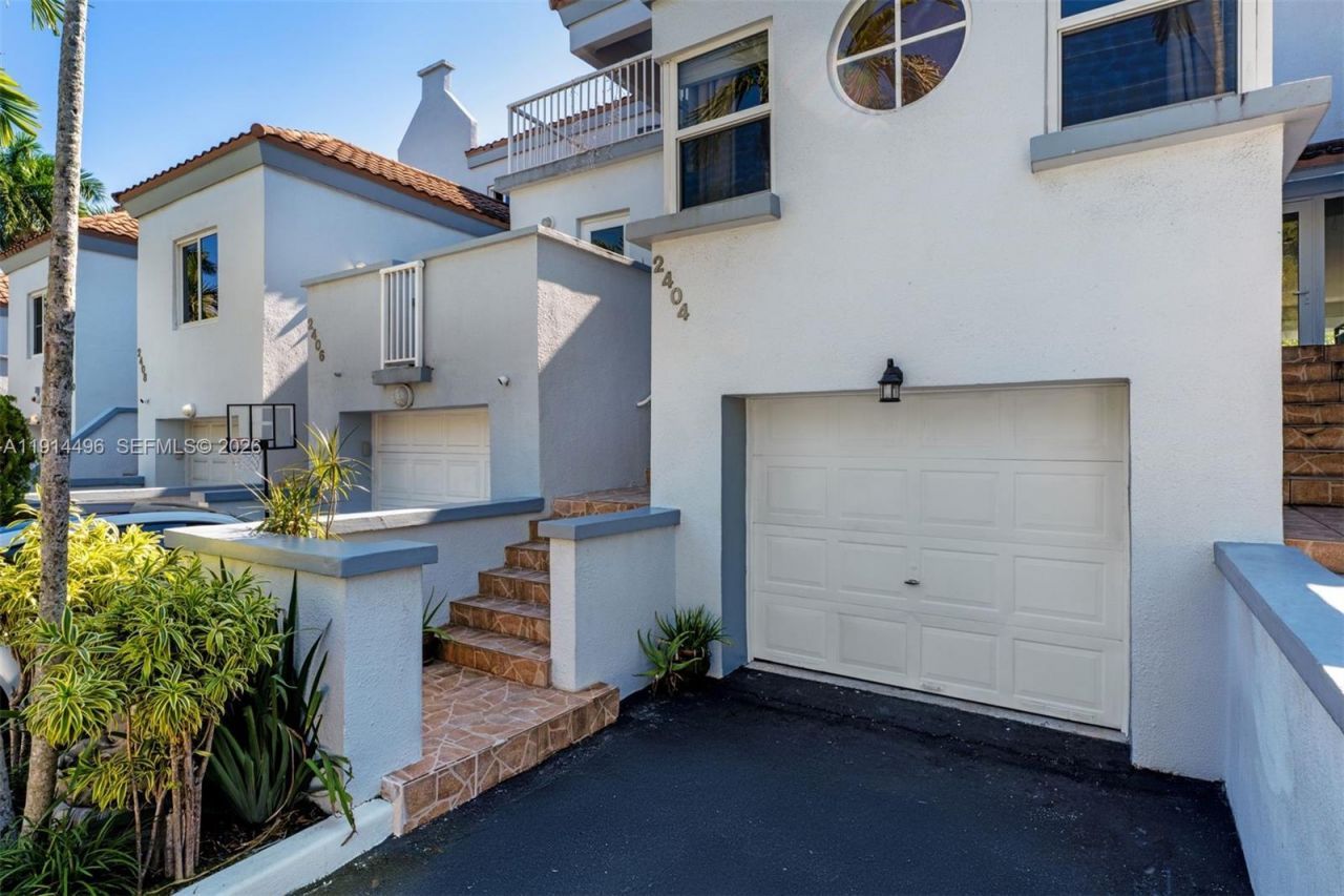 2404 NE 135th St, Unit 2404, North Miami, FL 33181 Photo