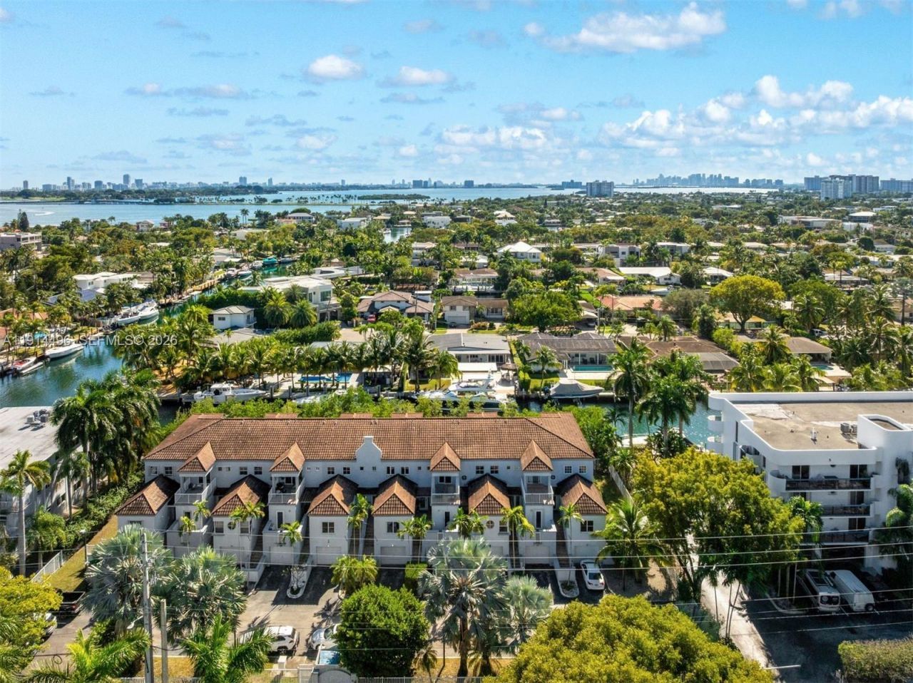 2404 NE 135th St, Unit 2404, North Miami, FL 33181 Photo