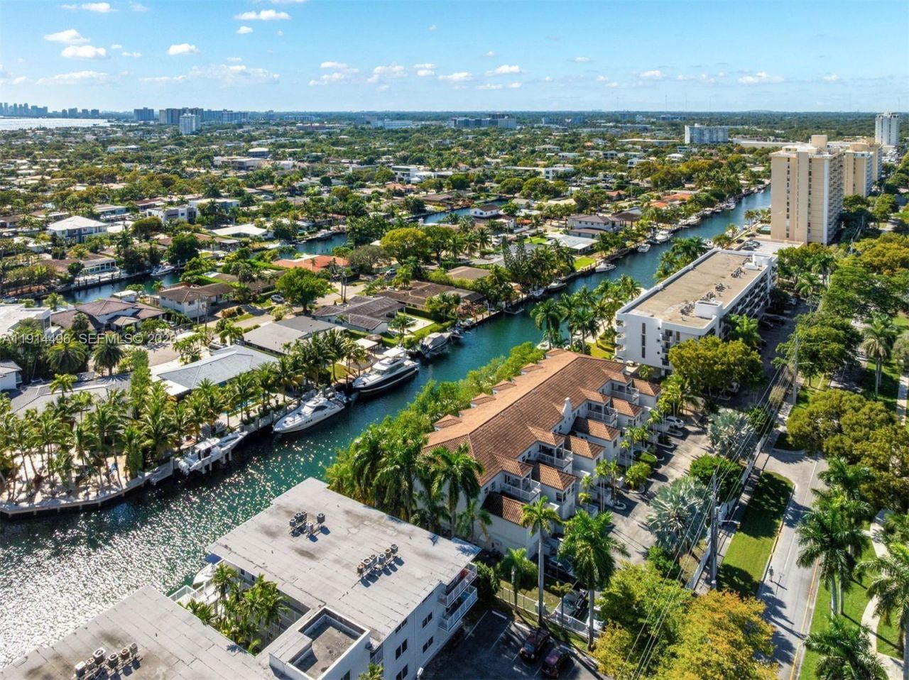 2404 NE 135th St, Unit 2404, North Miami, FL 33181 Photo