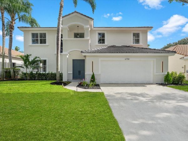 6758 Lake Nona Pl, Lake Worth, FL 33463