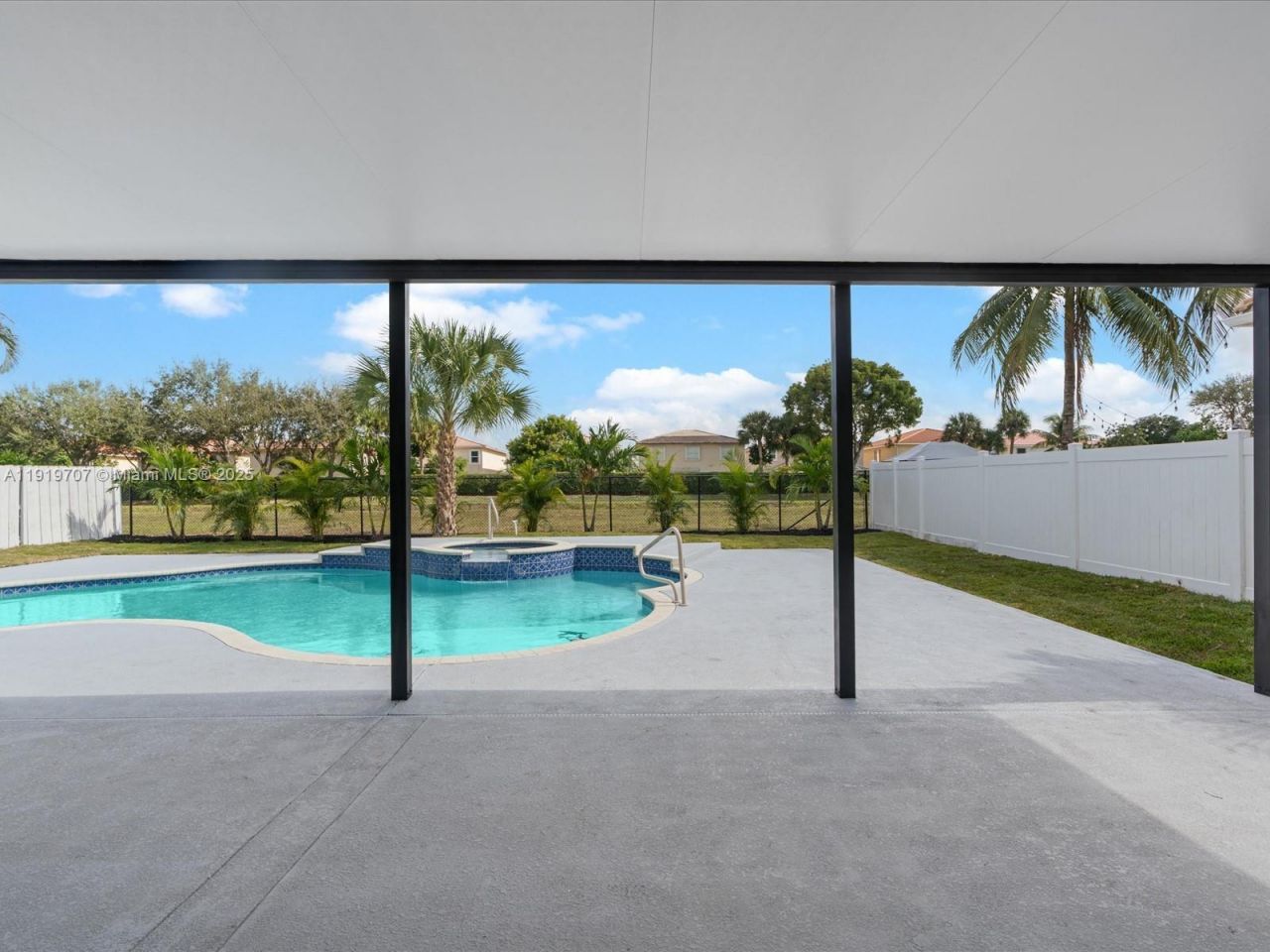 6758 Lake Nona Pl, Lake Worth, FL 33463 Photo