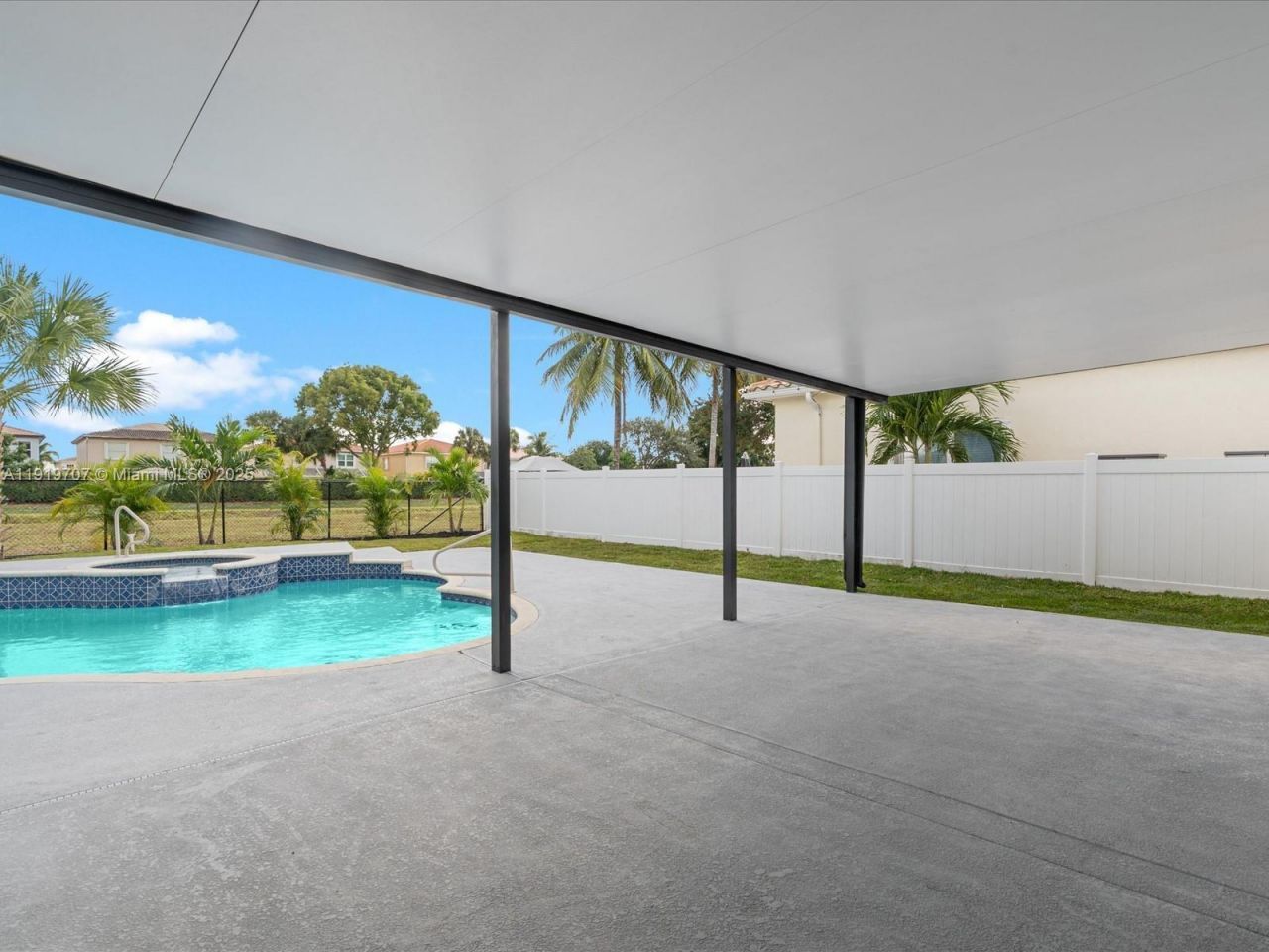 6758 Lake Nona Pl, Lake Worth, FL 33463 Photo