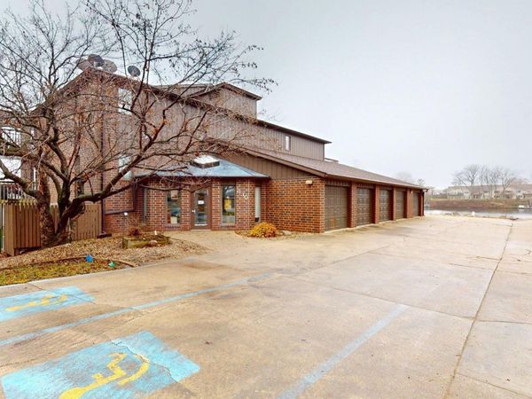 630 Briarstone Drive, Unit 205, Mason City, IA 50401