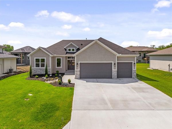 25011 W 89th Street, Lenexa, KS 66227