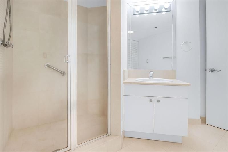 8855 Collins Avenue, Unit 2D, Surfside, FL 33154 Photo